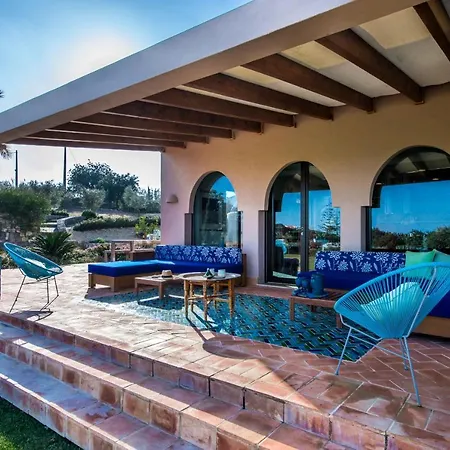 Do Patio Villa *